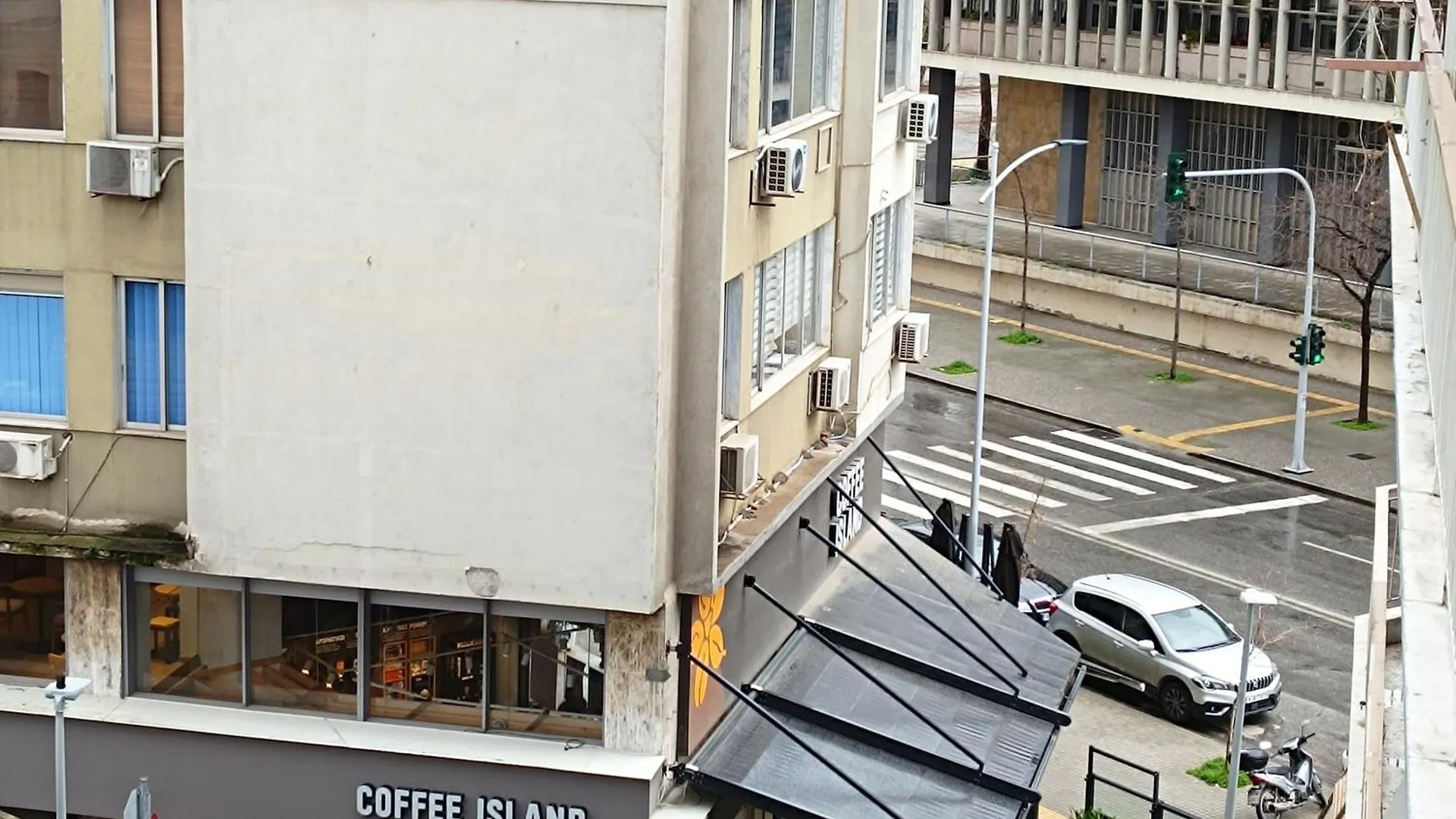 Beautiful 2 Rooms Center Apartment location
